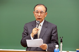 駒澤大学の西名誉教授