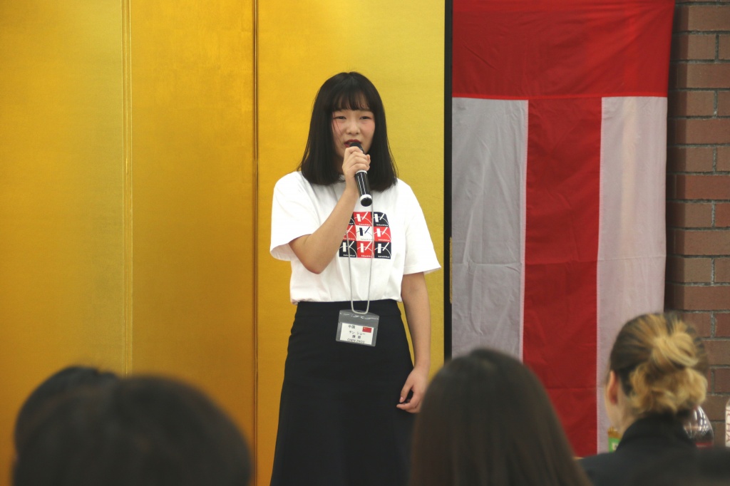 中国からの留学生によるスピーチ「夢はいつ始めても遅くない」