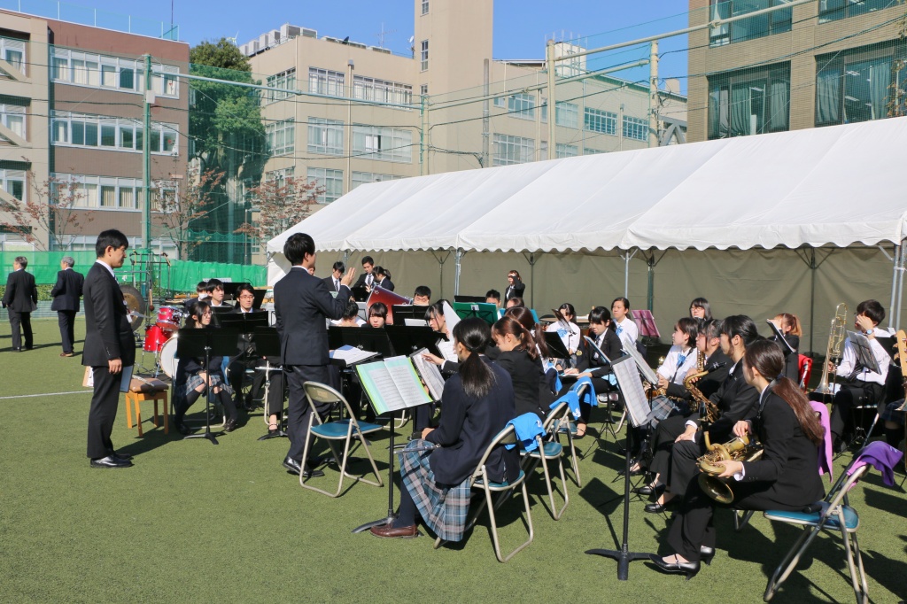 演奏でイベントを盛り上げる中学・高校・大学の吹奏楽部