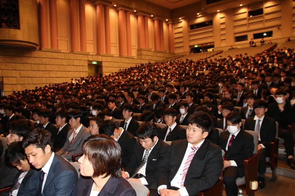 会場には約1000人の学生が集まった