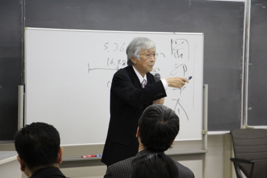 岡部平太教授の教えから多大な影響を受けたと熱く語る