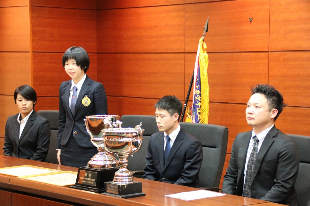 写真一番左は田中理沙コーチ