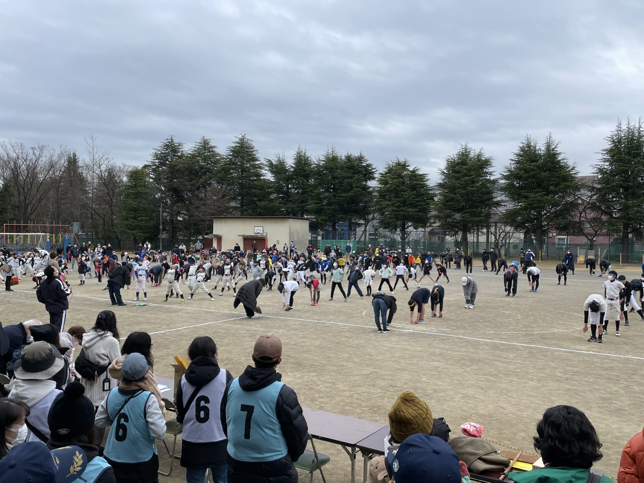 準備運動での指導の様子