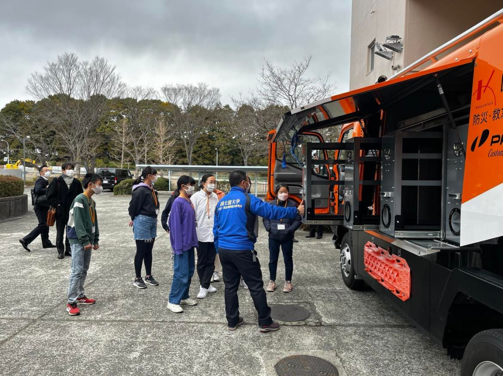 災害対応車の見学