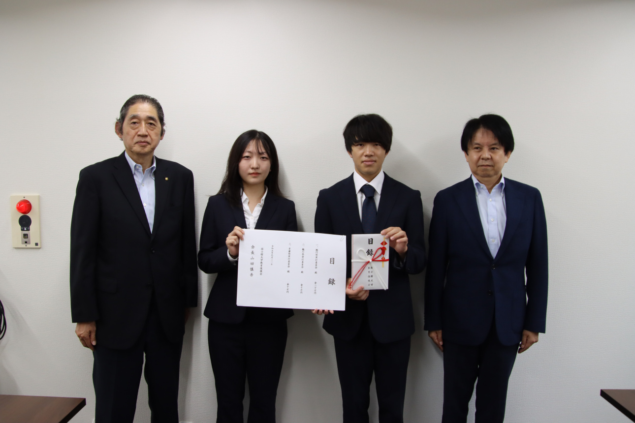 左から山田会長、後藤委員長、神谷委員長、山根幹事長
