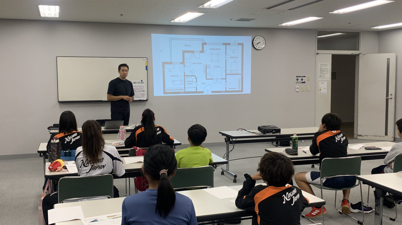 長野県の小学生にメンタルトレーニングセミナーを行う秋葉准教授