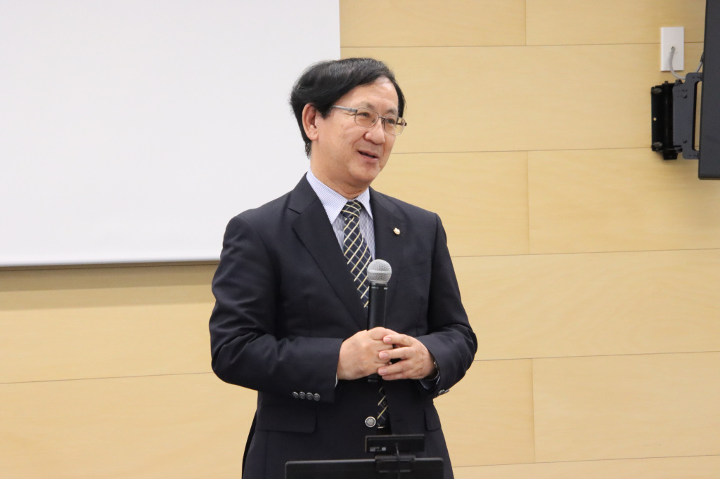 佐藤学長によるあいさつ