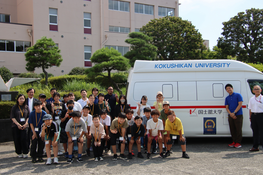 救急車とともに記念撮影