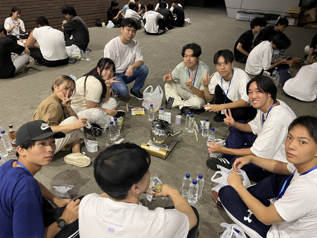 宿泊実習での非常食づくり
