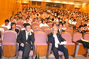 2006（平成18）年6月28日<br>法学部創設40周年記念講演会