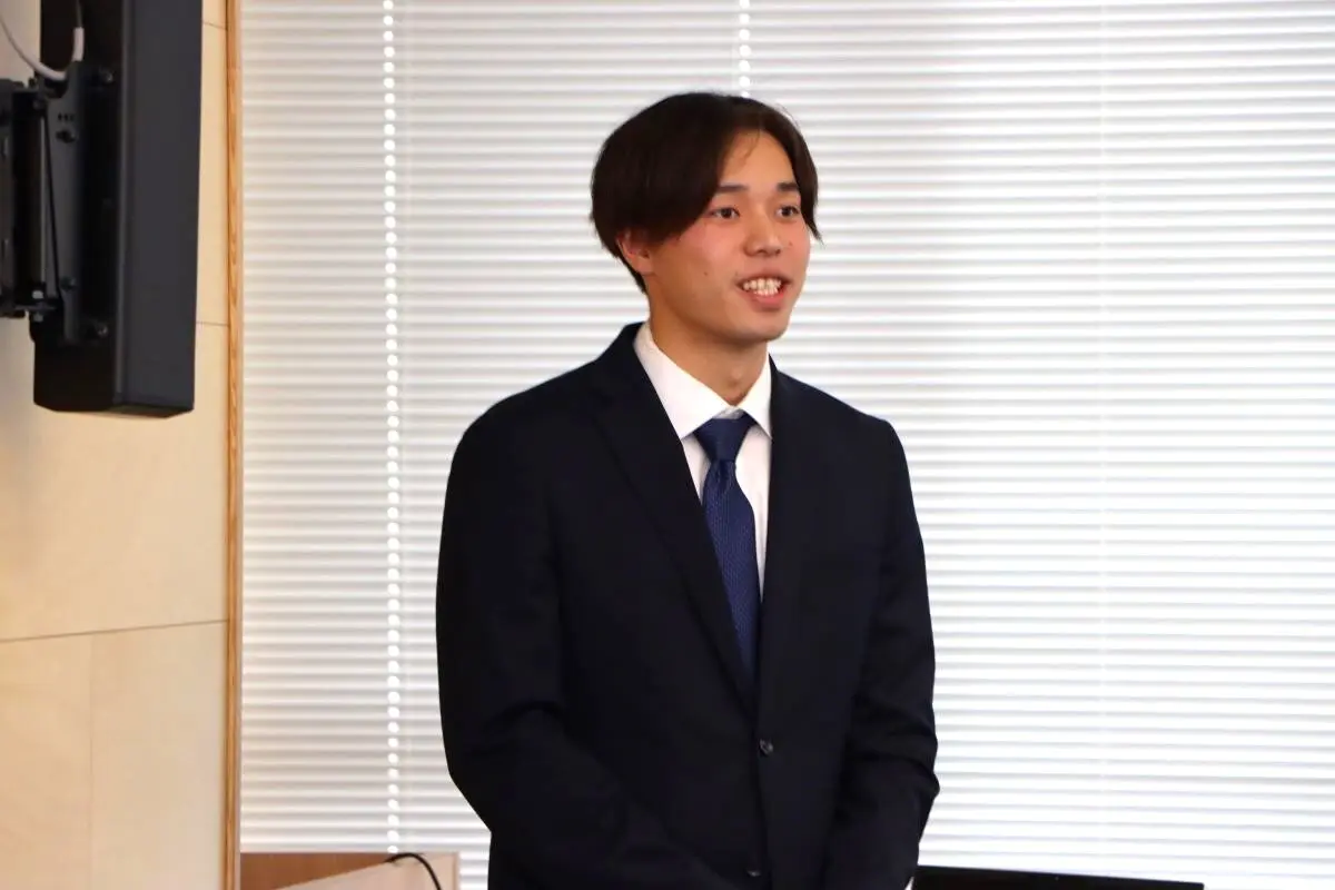 発表する面出さん