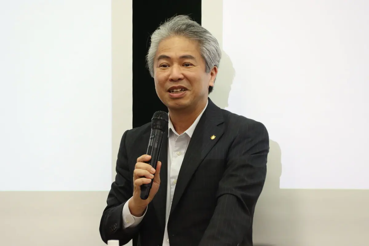 概要を説明する熊迫副学長