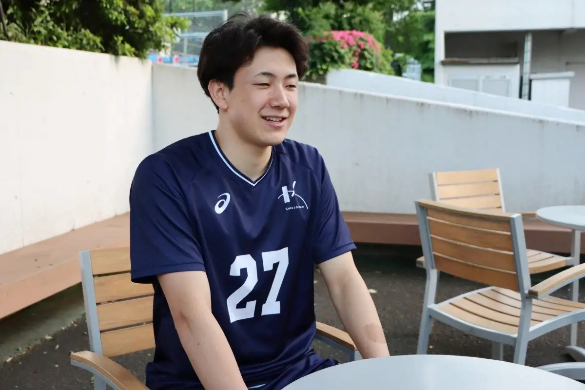 インタビューを受ける竹松選手