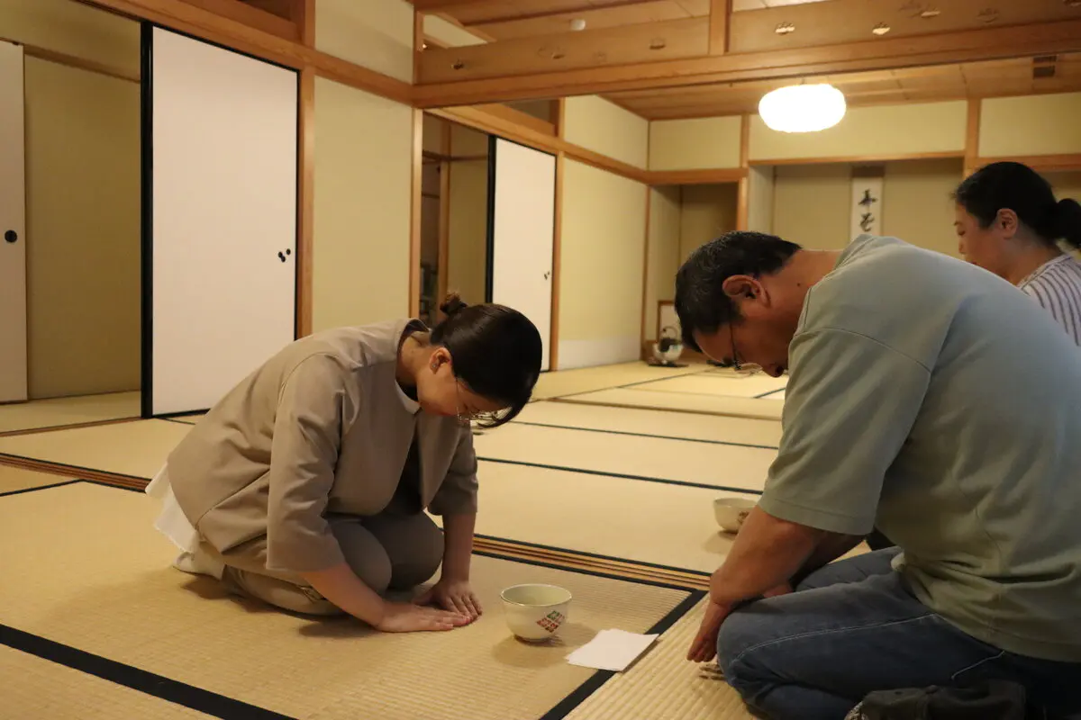 茶道室では本格的な茶道体験も