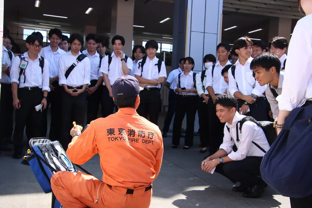 法学部学生とスポーツ医科学科学生を対象とした施設見学