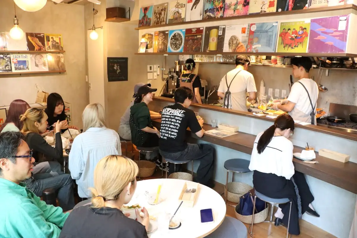 にぎわう店内の様子