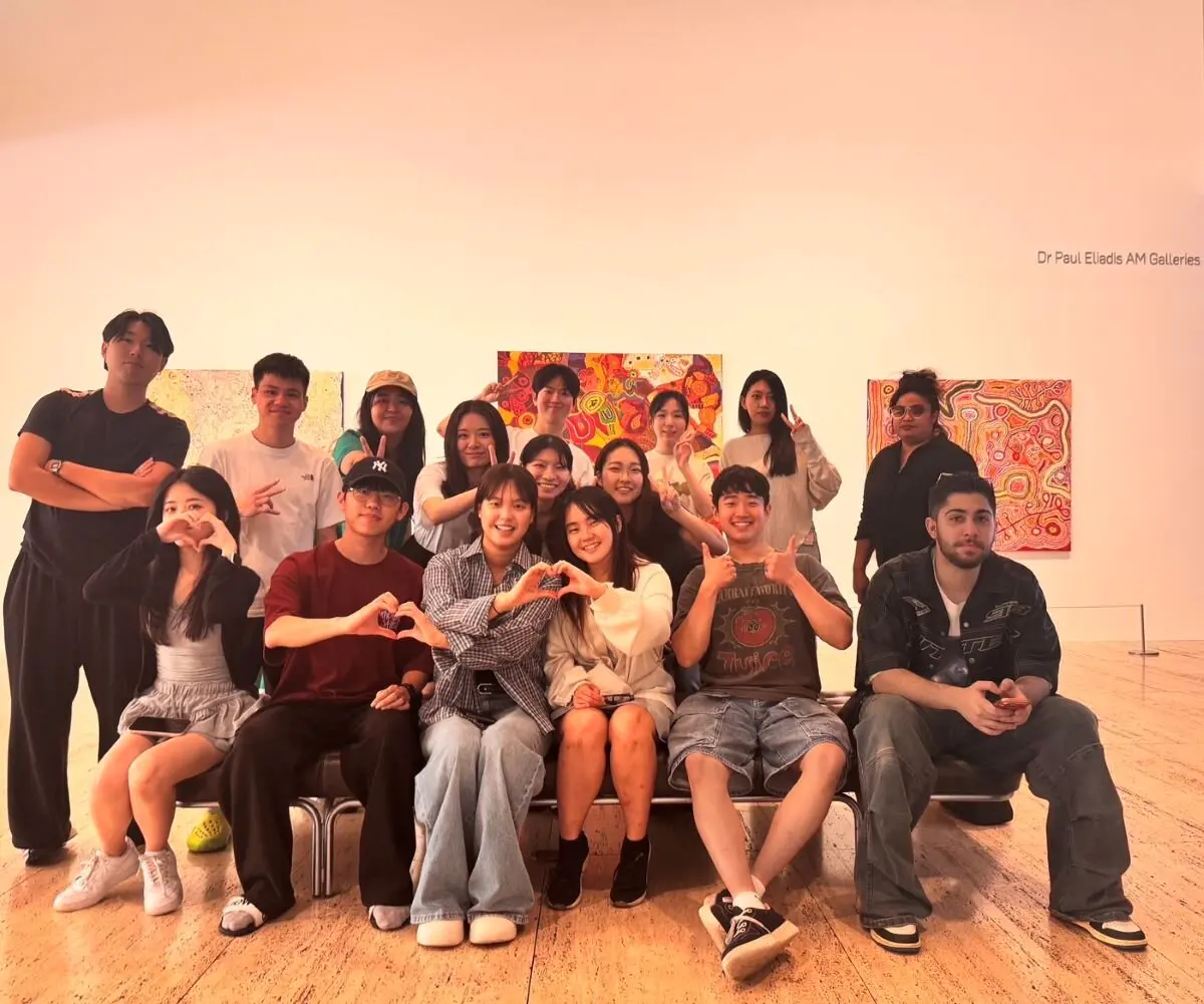 クラスメイトと徐さん（後列右から3人目）