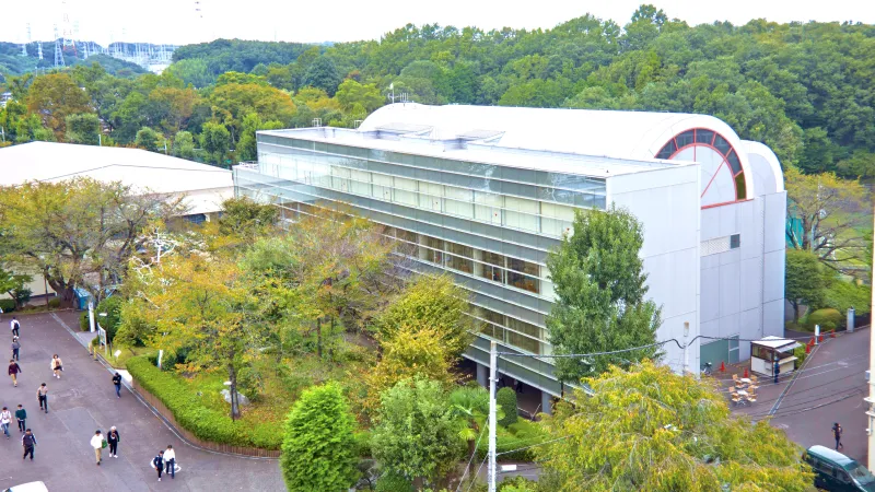 鶴川図書館イメージ1