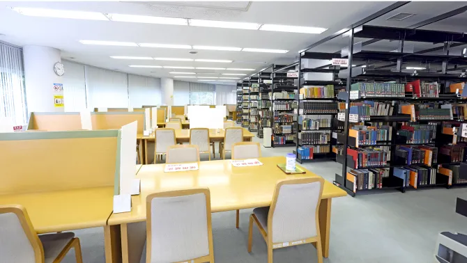鶴川図書館