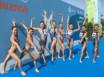 日本代表チーム(右端が大澤選手、その隣が北浜選手)