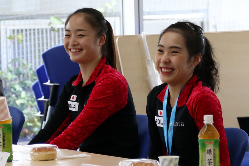 皆川選手（左）と横田葵子選手