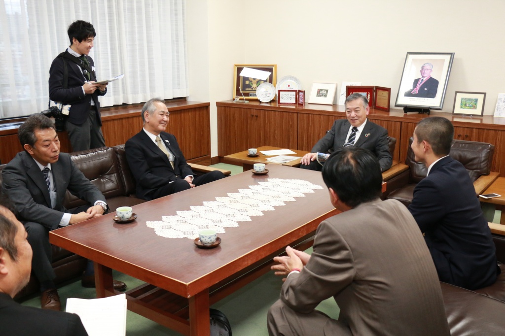 和やかな歓談の様子