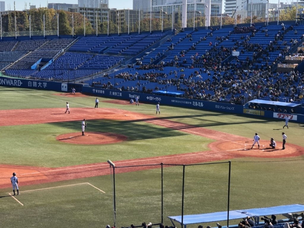 白樺学園と接戦を演じる国士舘高校ナイン