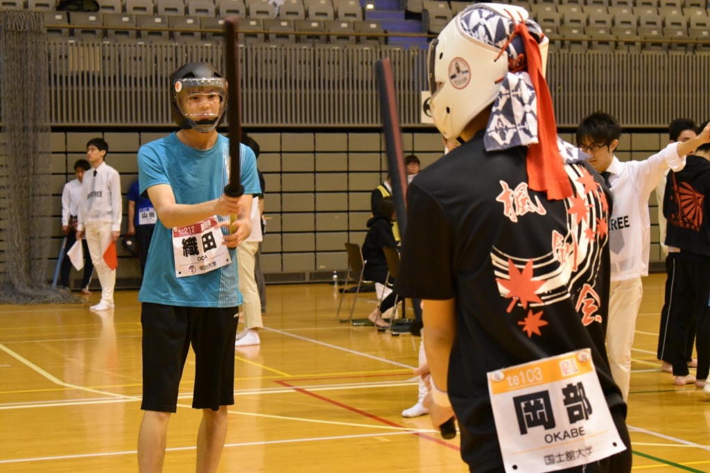 新人の部で大活躍した岡部一生選手（右）