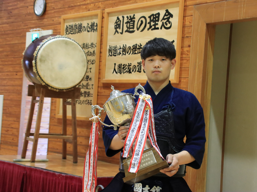 優勝した岩部光選手