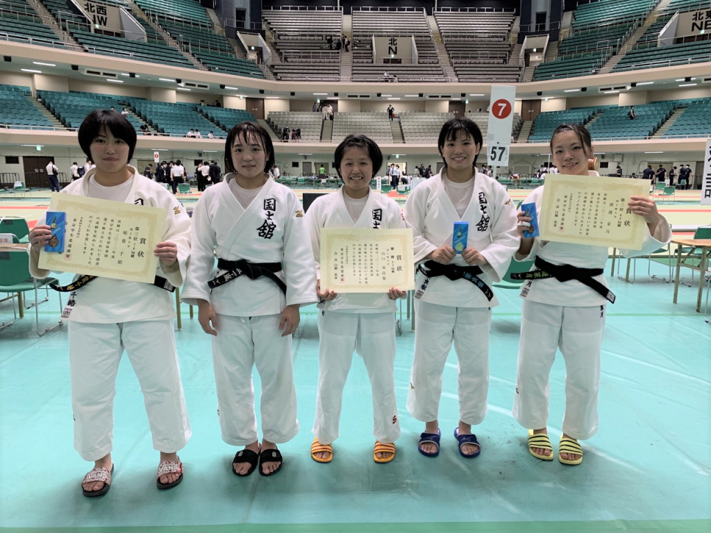 左から、稲葉選手、五十嵐選手、中村選手、山口選手、渡邊選手