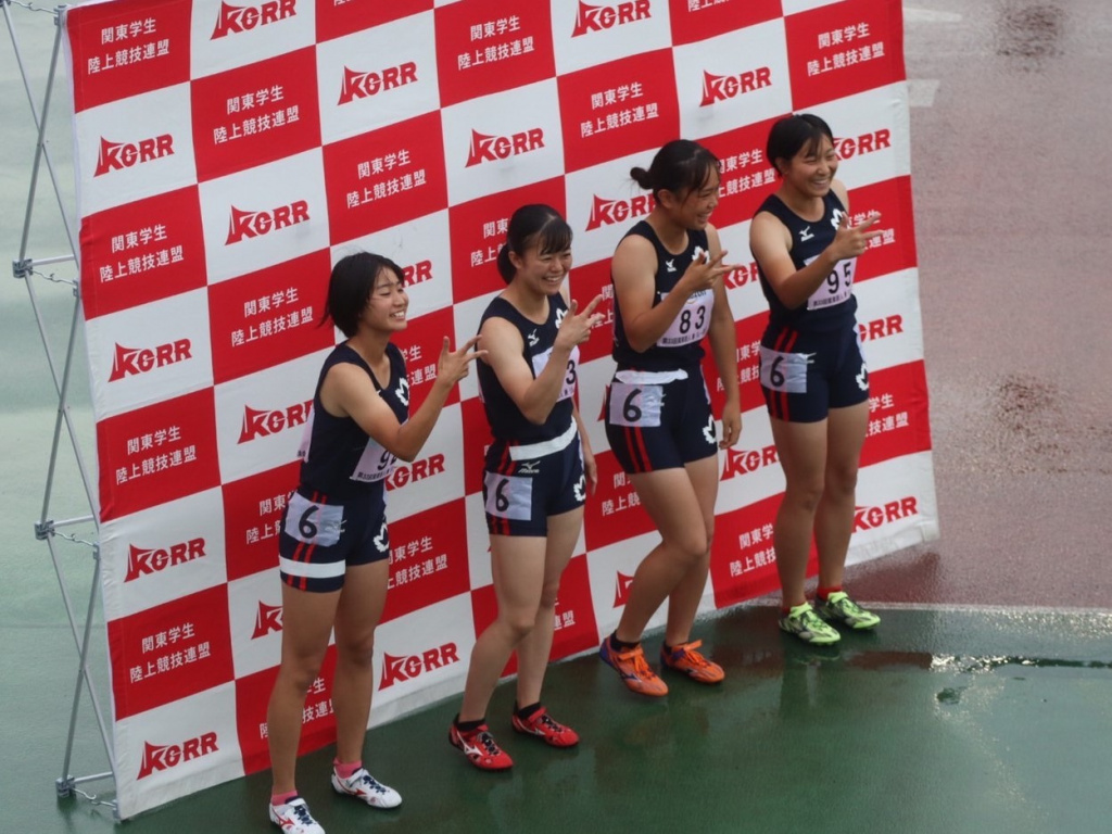女子4×400mで2位入賞を果たした国士舘チームのメンバー