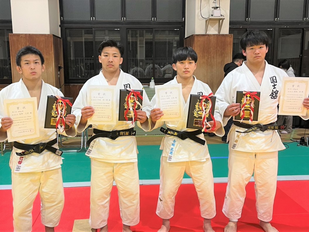 (左から)唯野己哲選手、杉本将一朗選手、吉岡正晃選手、熊坂尉選手