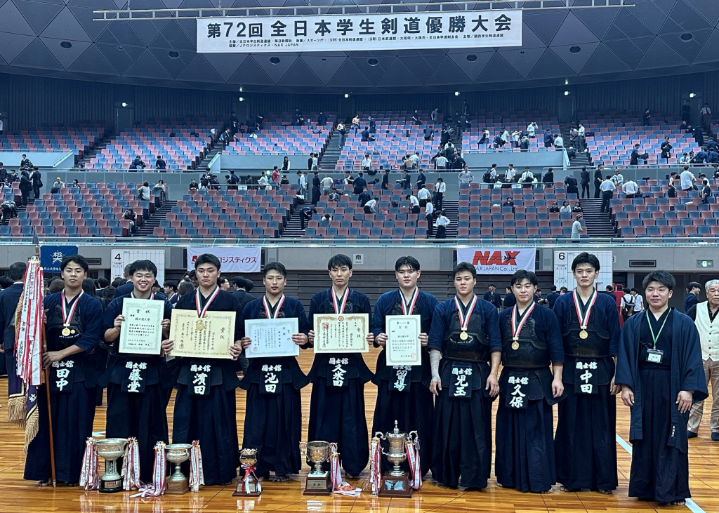 優勝を果たした団体戦メンバー