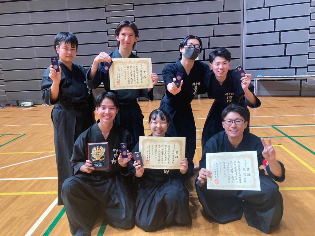 出場メンバー一同で集合写真