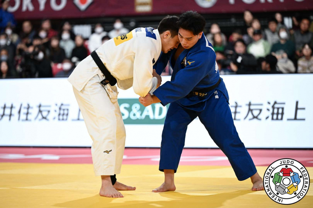3位入賞を果たした川端選手（右）