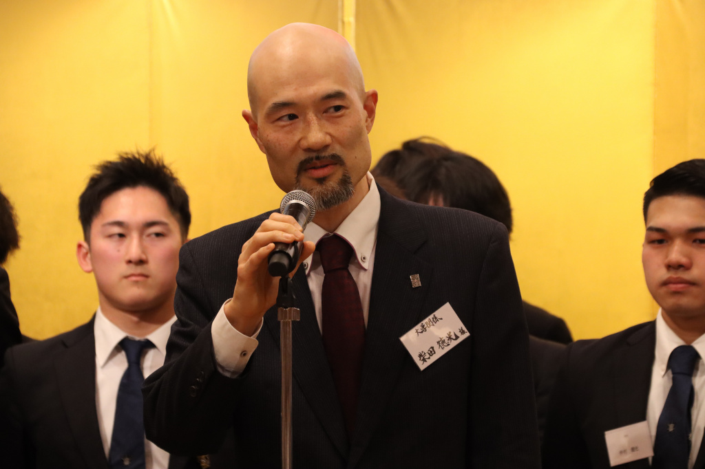 御礼の言葉を述べる柴田德光副部長