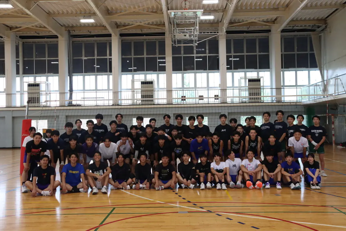 参加校での集合写真（関東第一高校、大東文化大学、都留興譲館高校）