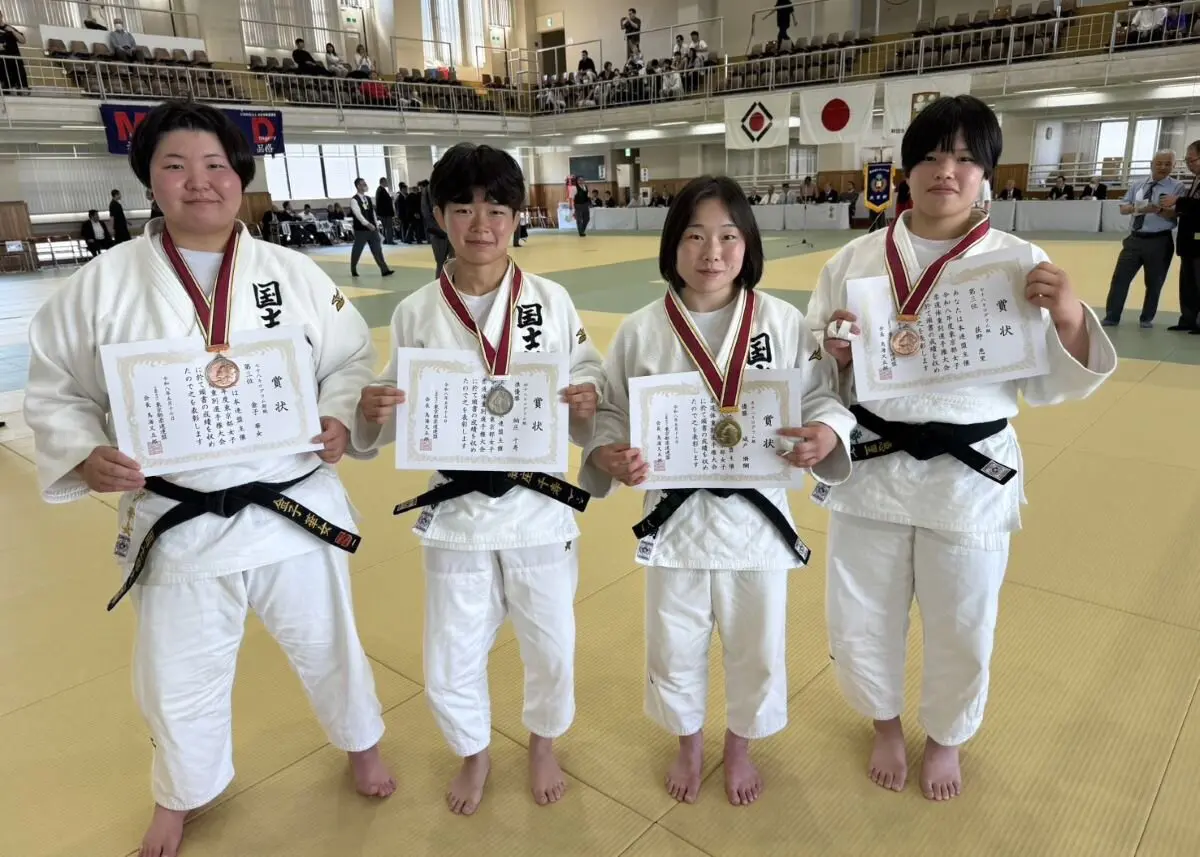 左から金子選手、納庄選手、城戸選手、荻野選手