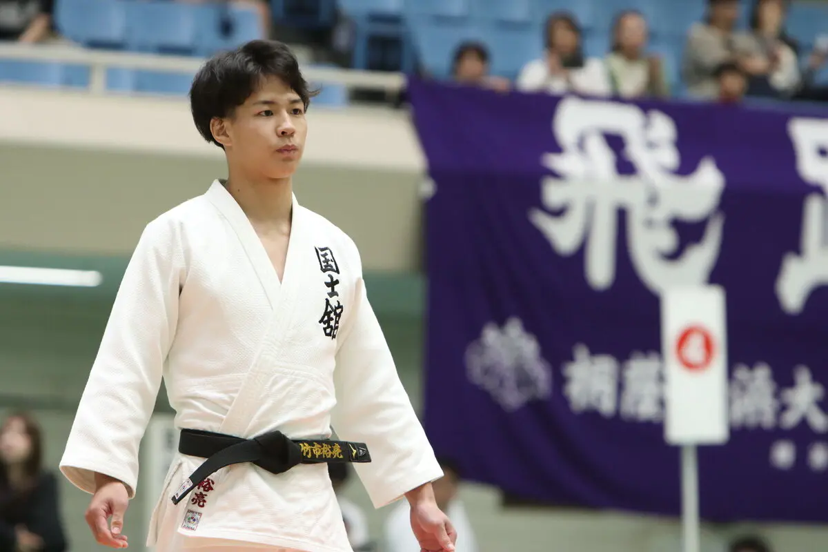 先鋒戦に挑む主将の竹市選手